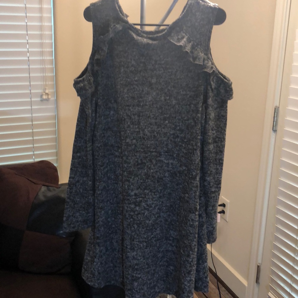 Dress - Picture 2 of 2